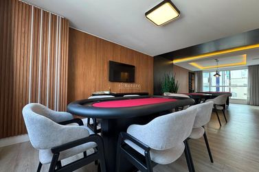 Apartamento &agrave; venda - 143m&sup2; - Centro