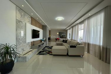 Apartamento &agrave; venda - 228m&sup2; - Meia Praia