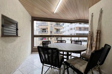 Apartamento &agrave; venda - 146m&sup2; - Meia Praia