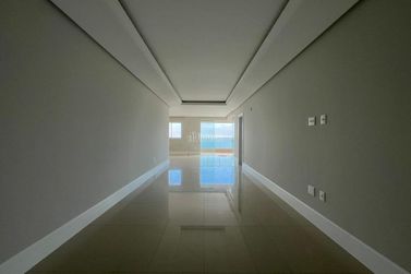 Apartamento &agrave; venda - 193m&sup2; - Meia Praia