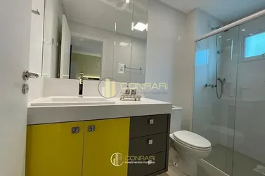 Apartamento &agrave; venda - 129m&sup2; - Meia Praia