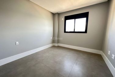Apartamento &agrave; venda - 200m&sup2; - Meia Praia