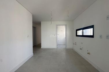 Apartamento &agrave; venda - 95m&sup2; - Meia Praia