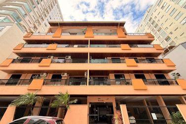 Apartamento &agrave; venda - 98m&sup2; - Centro