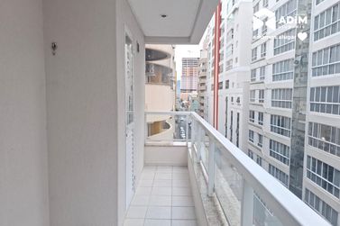 Apartamento para alugar - 64m&sup2; - Meia Praia