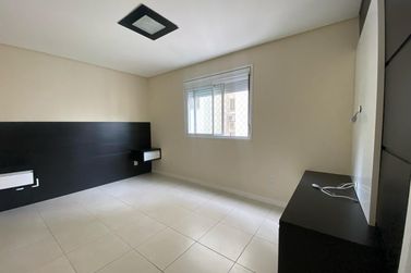 Apartamento para alugar - 120m&sup2; - Centro