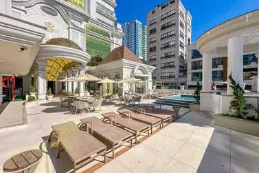 Apartamento &agrave; venda - 185m&sup2; - Meia Praia