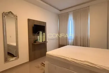 Apartamento &agrave; venda - 130m&sup2; - Meia Praia