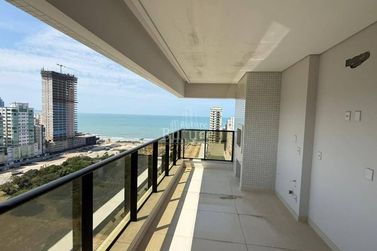 Apartamento &agrave; venda - 140m&sup2; - Meia Praia