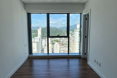Apartamento &agrave; venda - 165m&sup2; - Centro