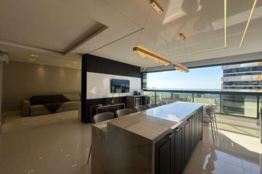 Apartamento &agrave; venda - 187m&sup2; - Meia Praia