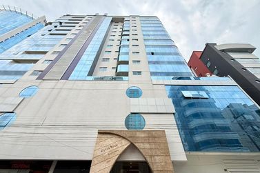 Apartamento &agrave; venda - 202m&sup2; - Meia Praia