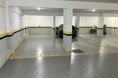 Apartamento &agrave; venda - 95m&sup2; - Meia Praia