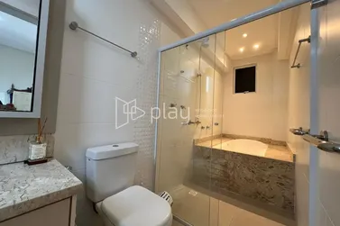 Apartamento &agrave; venda - 145m&sup2; - Meia Praia