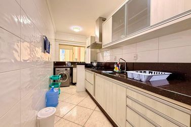 Apartamento &agrave; venda - 114m&sup2; - Meia Praia