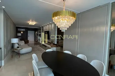 Apartamento &agrave; venda - 180m&sup2; - Meia Praia