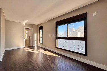 Apartamento &agrave; venda - 185m&sup2; - Centro