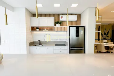 Apartamento &agrave; venda - 130m&sup2; - Meia Praia