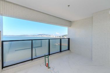 Apartamento &agrave; venda - 180m&sup2; - Centro