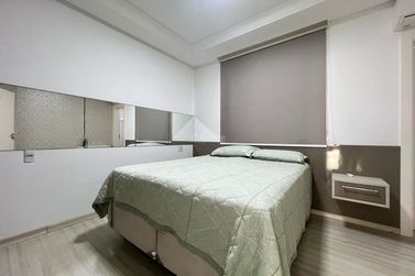 Apartamento &agrave; venda - 171m&sup2; - Meia Praia
