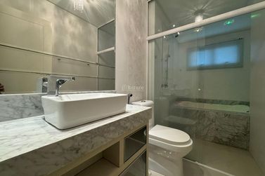 Apartamento &agrave; venda - 171m&sup2; - Meia Praia
