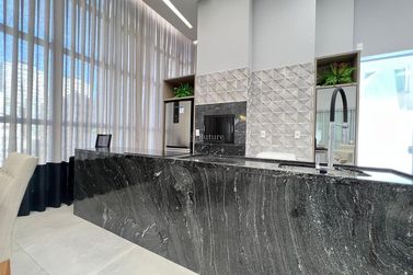 Apartamento &agrave; venda - 123m&sup2; - Meia Praia