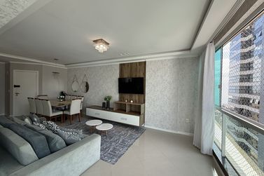 Apartamento &agrave; venda - 120m&sup2; - Meia Praia