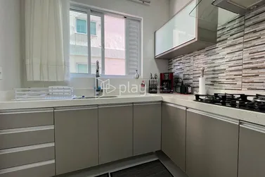 Apartamento &agrave; venda - 133m&sup2; - Meia Praia