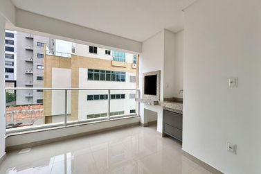 Apartamento &agrave; venda - 95m&sup2; - Meia Praia