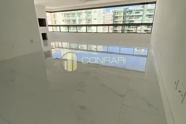 Apartamento &agrave; venda - 150m&sup2; - Meia Praia