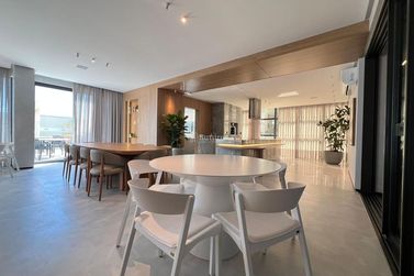 Apartamento &agrave; venda - 123m&sup2; - Meia Praia