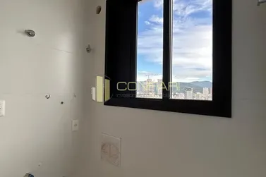 Apartamento &agrave; venda - 198m&sup2; - meia praia