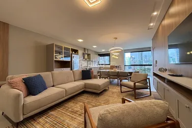 Apartamento &agrave; venda - 157m&sup2; - Pereque