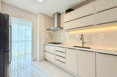Apartamento &agrave; venda - 180m&sup2; - Meia Praia