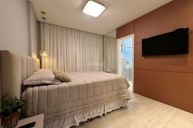 Apartamento &agrave; venda - 187m&sup2; - Meia Praia