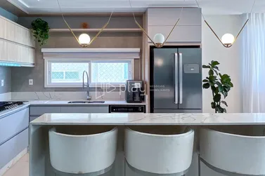 Apartamento &agrave; venda - 198m&sup2; - Meia Praia