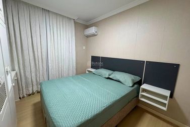 Apartamento &agrave; venda - 213m&sup2; - Meia Praia