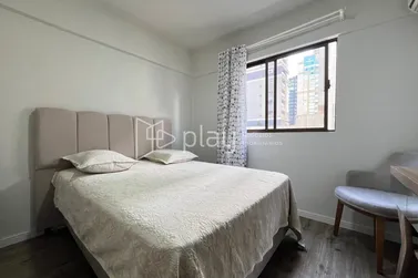 Apartamento &agrave; venda - 115m&sup2; - Meia Praia