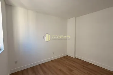 Apartamento &agrave; venda - 103m&sup2; - Meia Praia