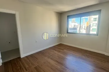 Apartamento &agrave; venda - 182m&sup2; - meia praia