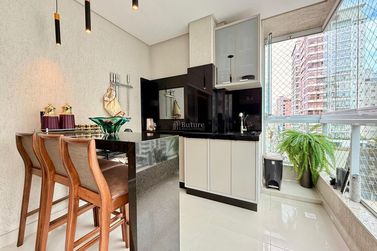 Apartamento &agrave; venda - 160m&sup2; - Meia Praia