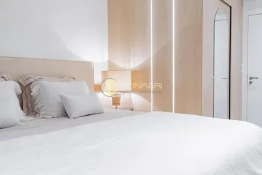 Apartamento &agrave; venda - 135m&sup2; - Meia Praia