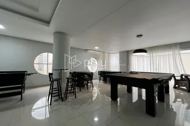 Apartamento &agrave; venda - 145m&sup2; - Meia Praia
