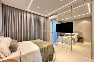 Apartamento &agrave; venda - 1382m&sup2; - Meia Praia