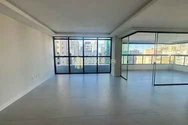 Apartamento &agrave; venda - 182m&sup2; - meia praia