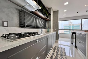 Apartamento &agrave; venda - 197m&sup2; - Meia Praia