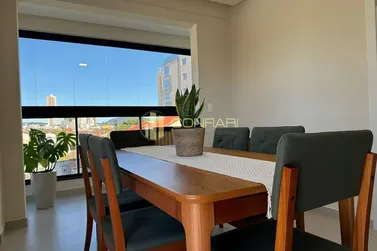 Apartamento &agrave; venda - 81m&sup2; - Pereque