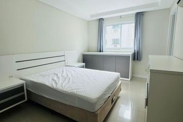 Apartamento para alugar - 225m&sup2; - Centro