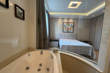 Apartamento &agrave; venda - 159m&sup2; - Meia Praia