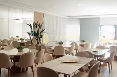 Apartamento &agrave; venda - 129m&sup2; - Meia Praia
